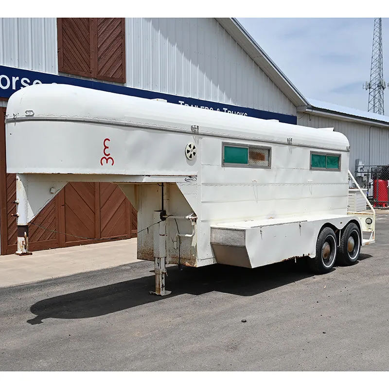 1970 Easley 2 Horse Inline Gooseneck Trailer