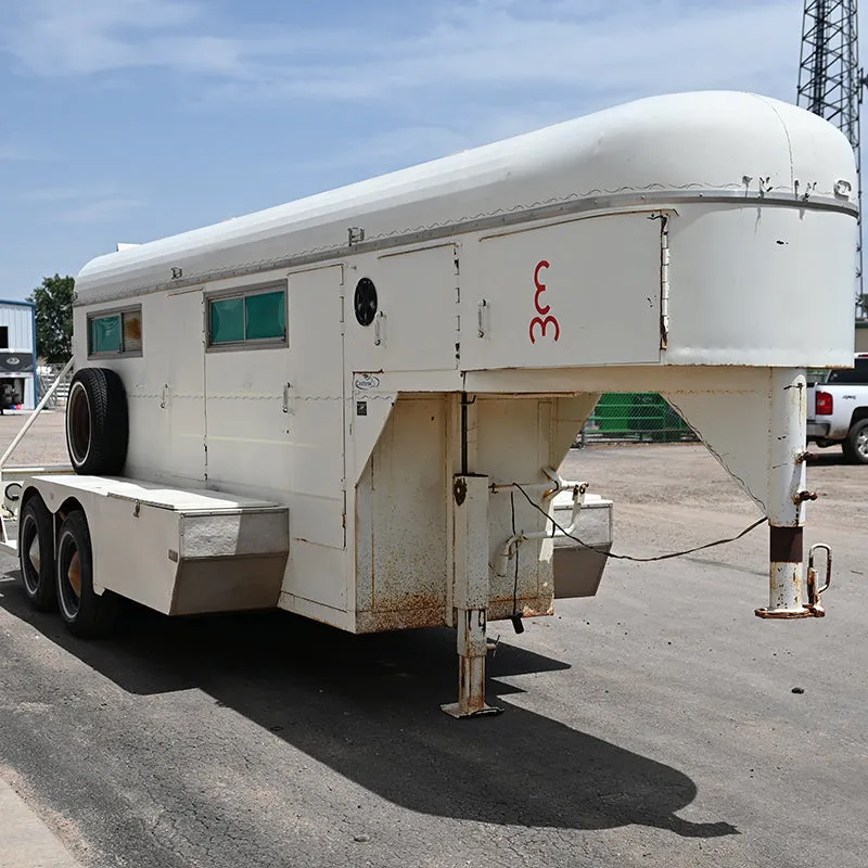 1970 Easley 2 Horse Inline Gooseneck Trailer