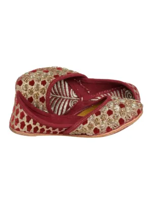 Amayra - Maroon Embroidered Velvet & Leather Juttis