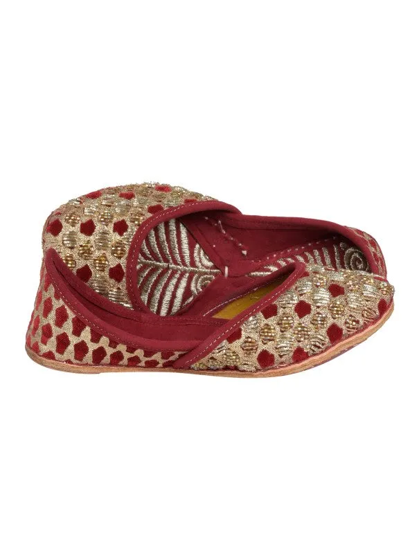 Amayra - Maroon Embroidered Velvet & Leather Juttis